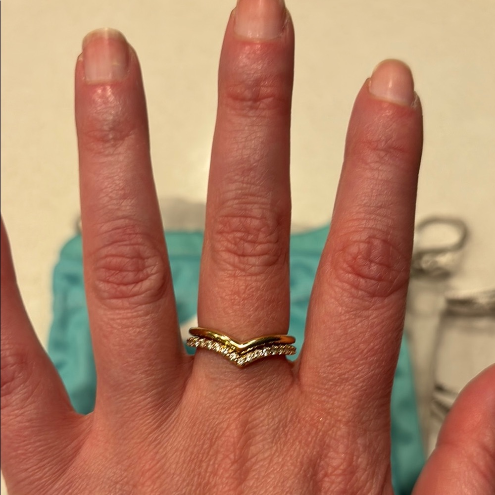 KENDRA SCOTT Elegant Gold Chevron Ring Set